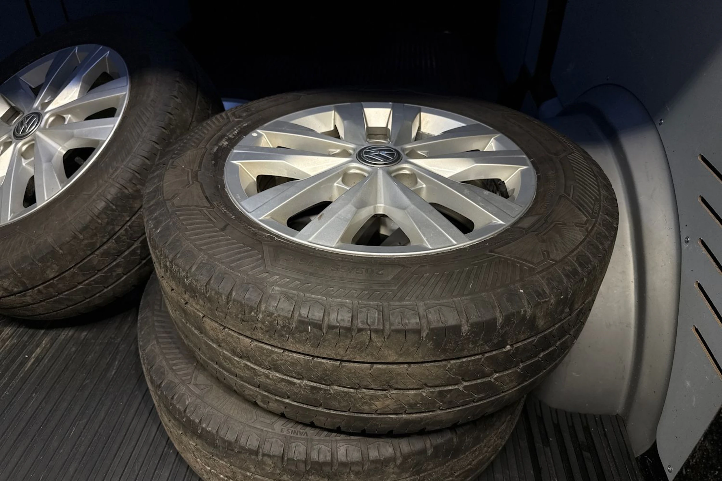 Musta Volkswagen TRANSPORTER 2019 kuva 18.