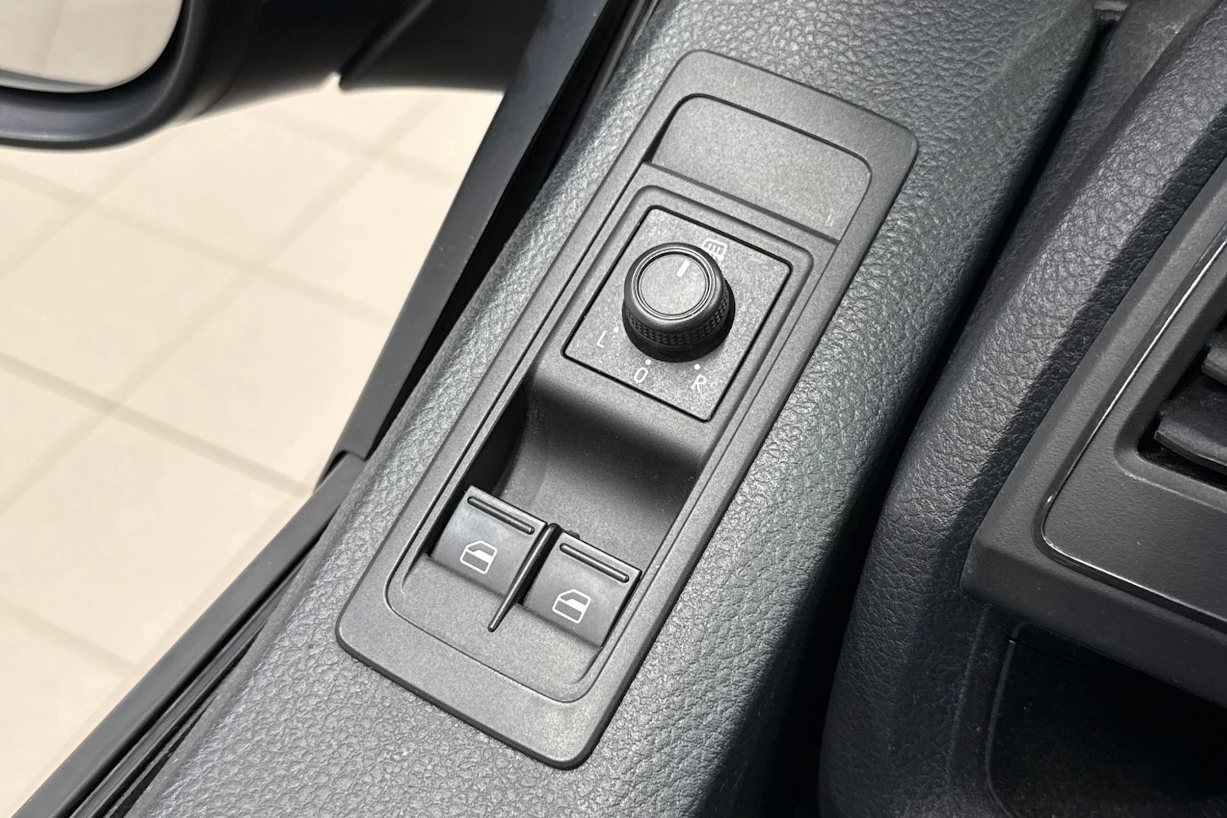 Musta Volkswagen TRANSPORTER 2019 kuva 26.