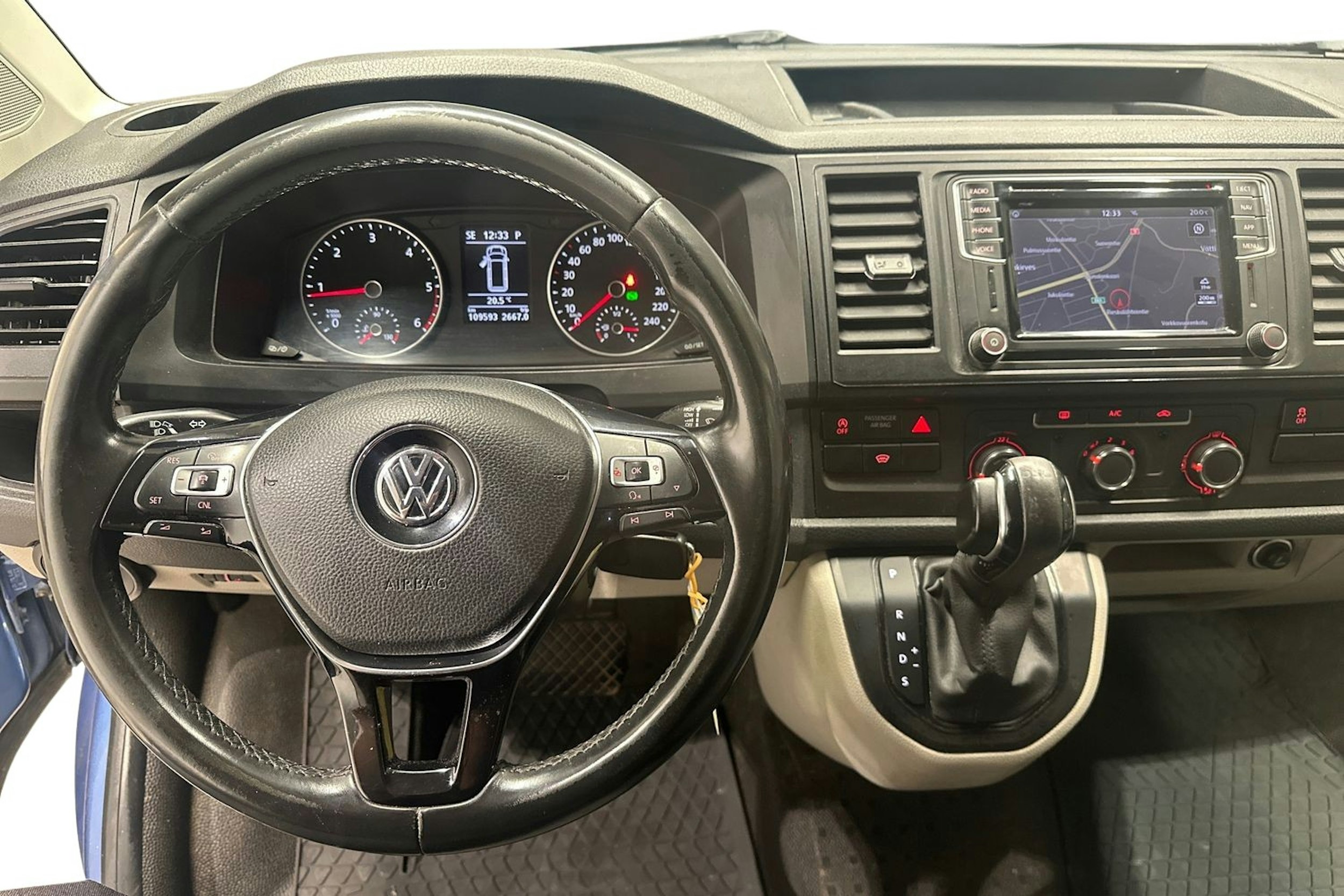 sininen Volkswagen Transporter 2019 kuva 9.