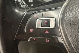 sininen Volkswagen Transporter 2019 kuva 15.