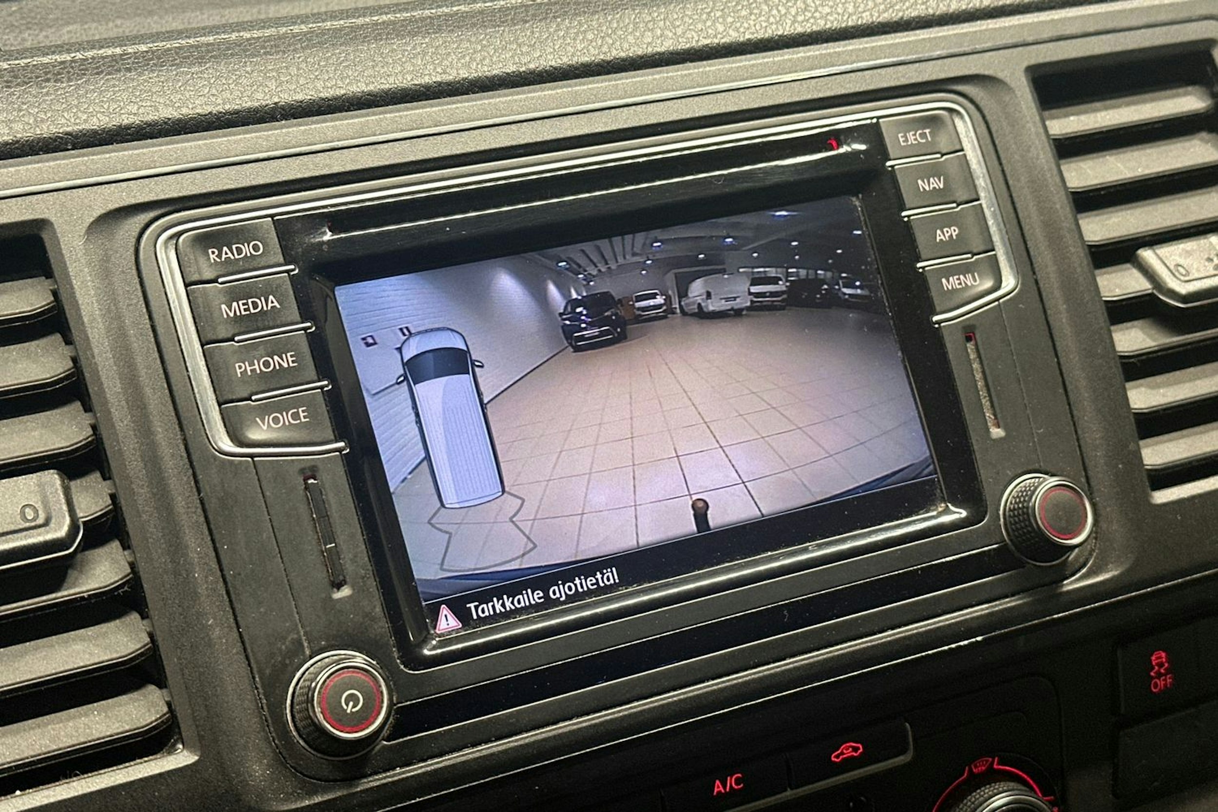 sininen Volkswagen Transporter 2019 kuva 19.