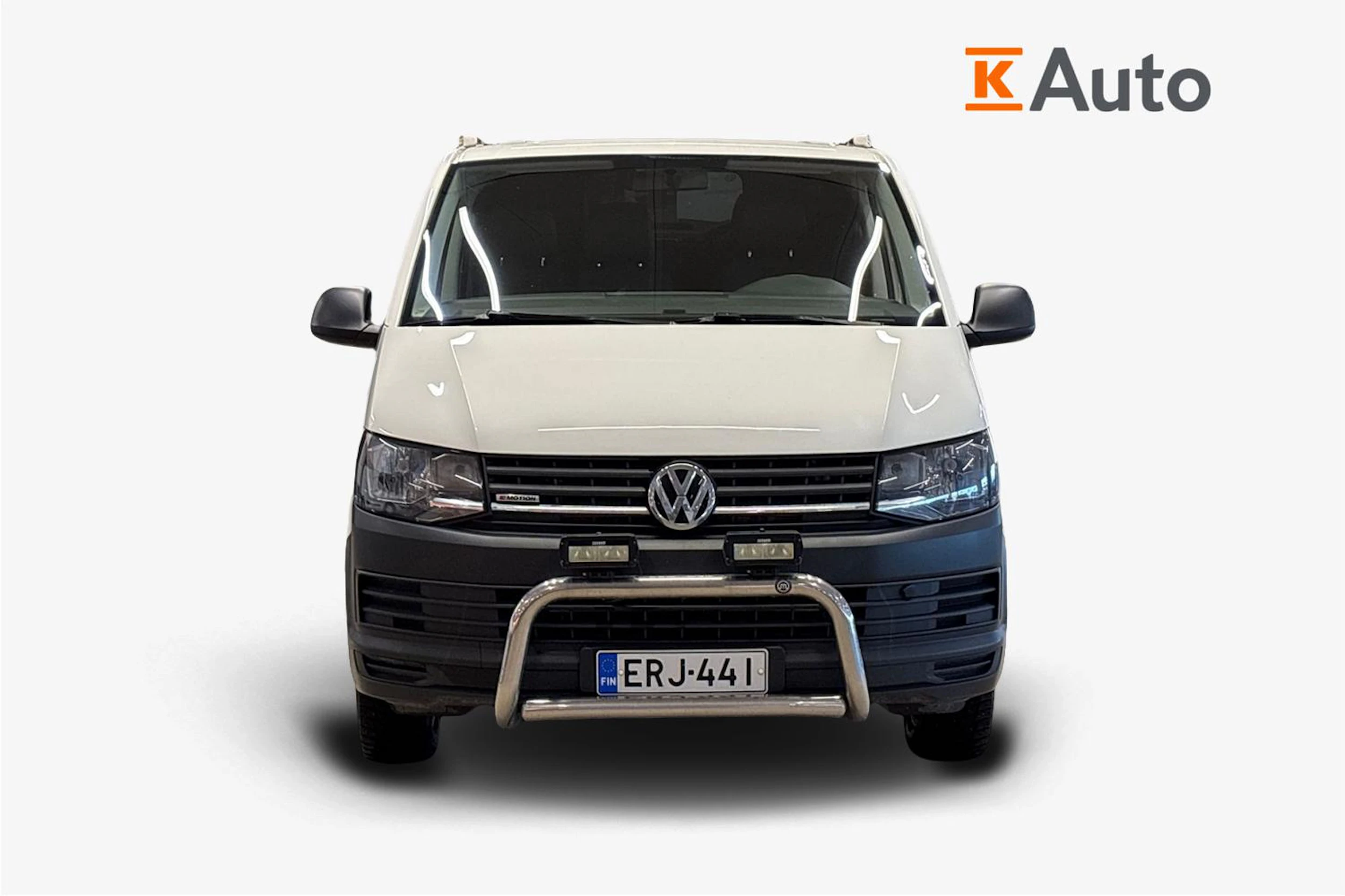 valkoinen Volkswagen Transporter 2019 kuva 5.