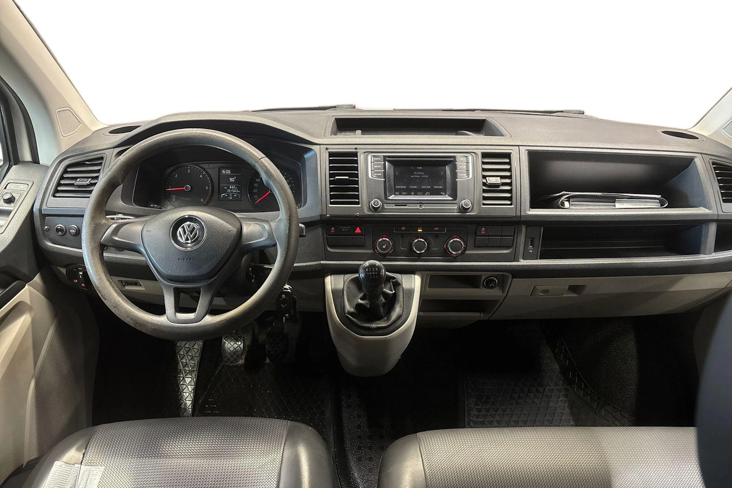 valkoinen Volkswagen Transporter 2019 kuva 9.