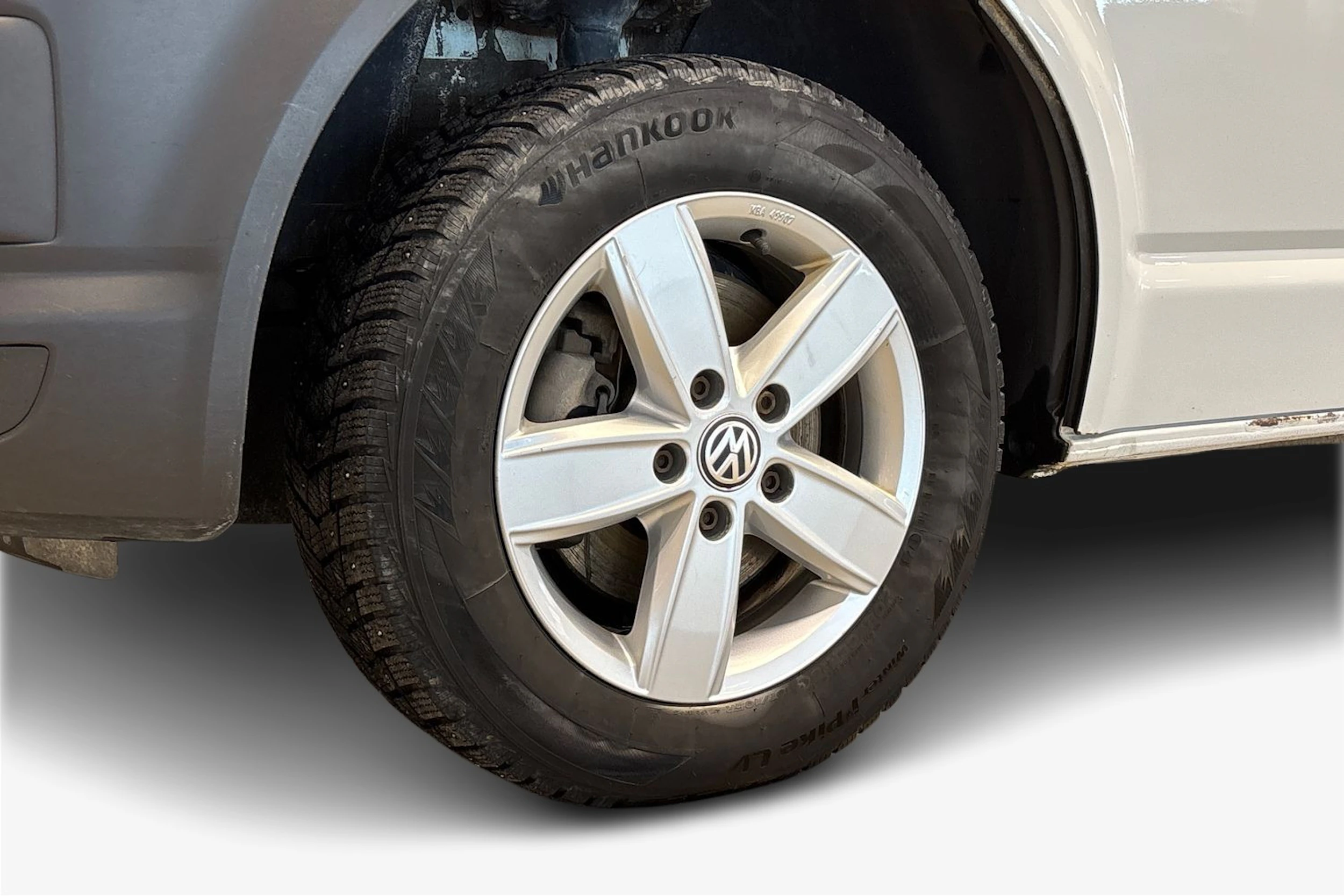 valkoinen Volkswagen Transporter 2019 kuva 12.