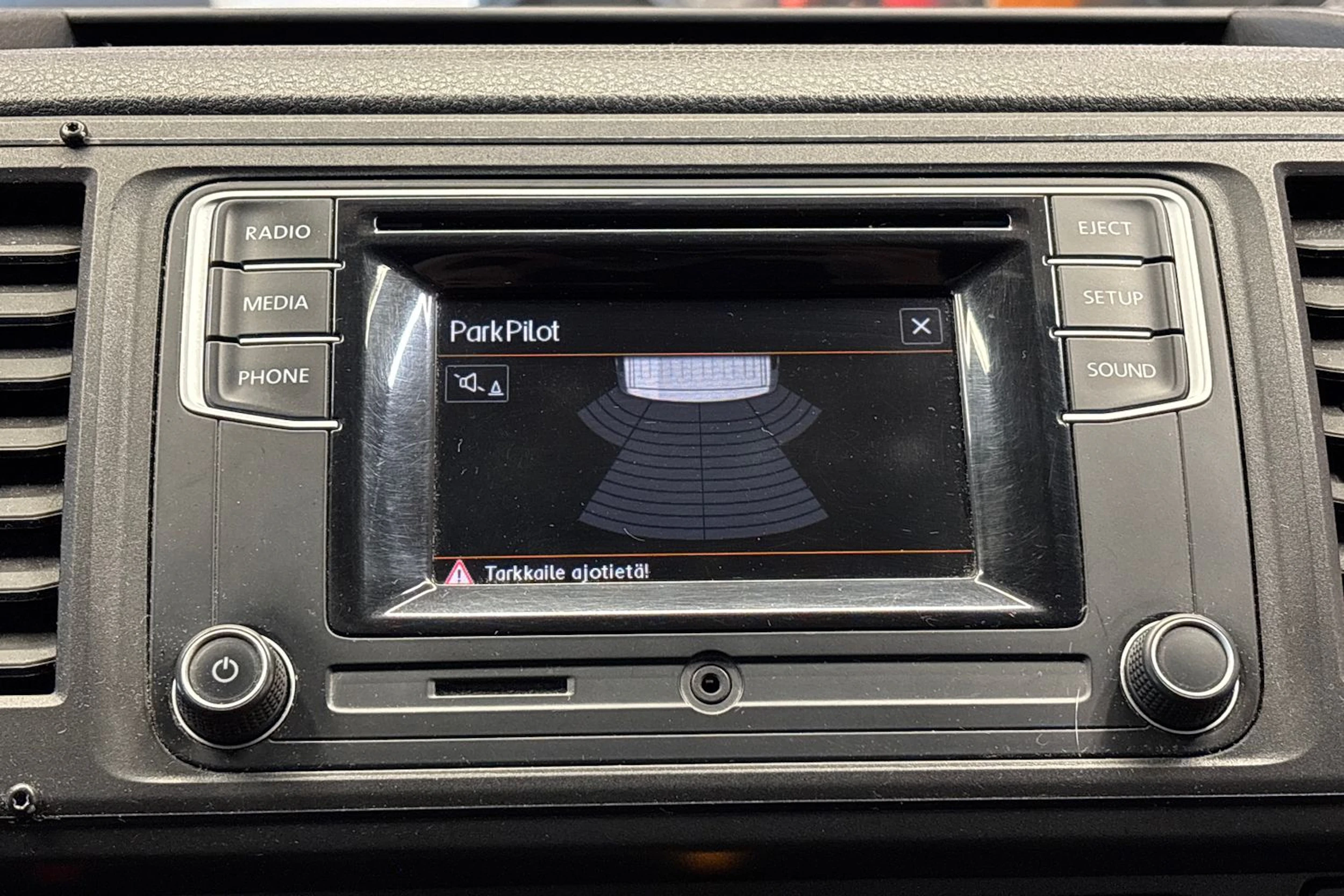 valkoinen Volkswagen Transporter 2019 kuva 20.