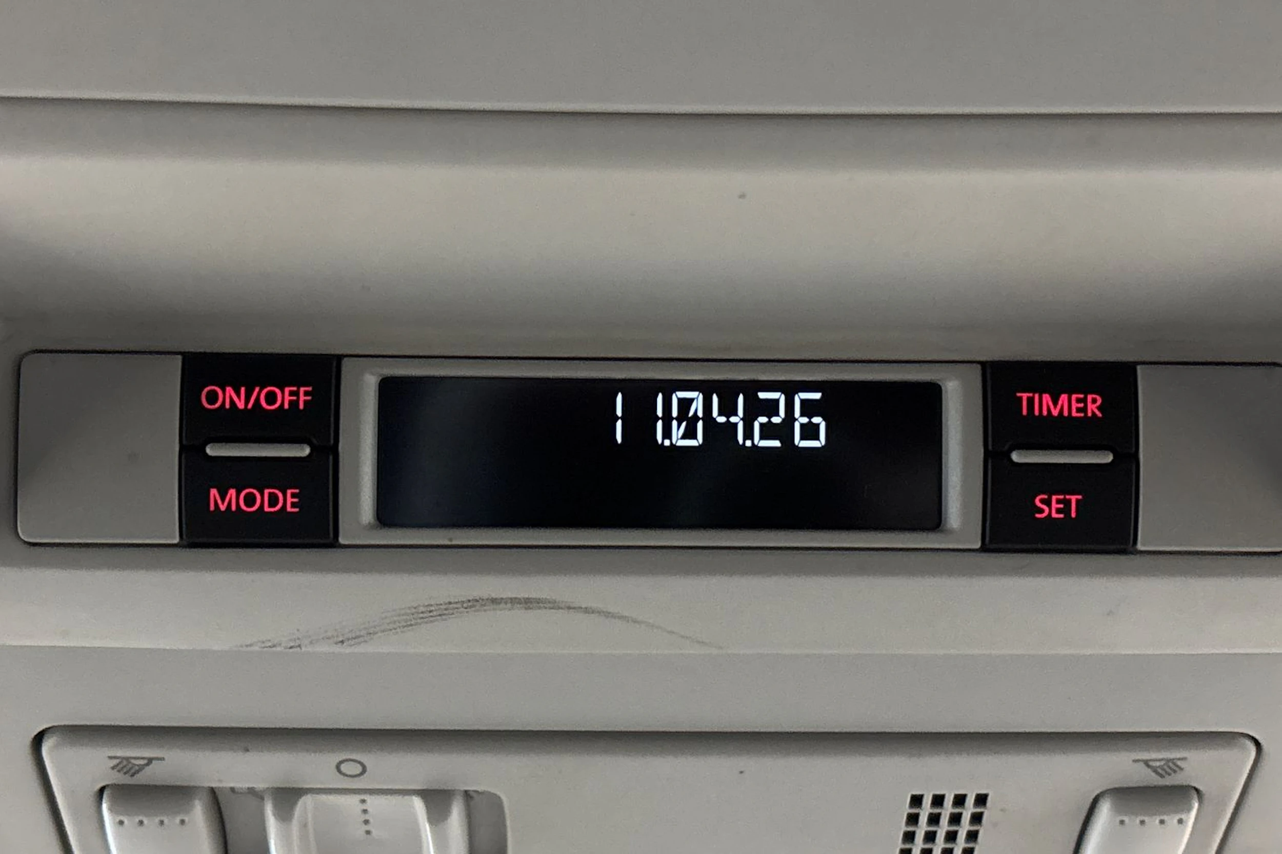 valkoinen Volkswagen Transporter 2019 kuva 22.