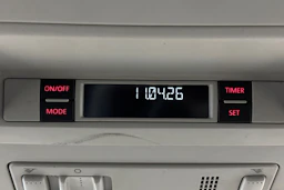 valkoinen Volkswagen Transporter 2019 kuva 22.