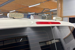 valkoinen Volkswagen Transporter 2019 kuva 26.