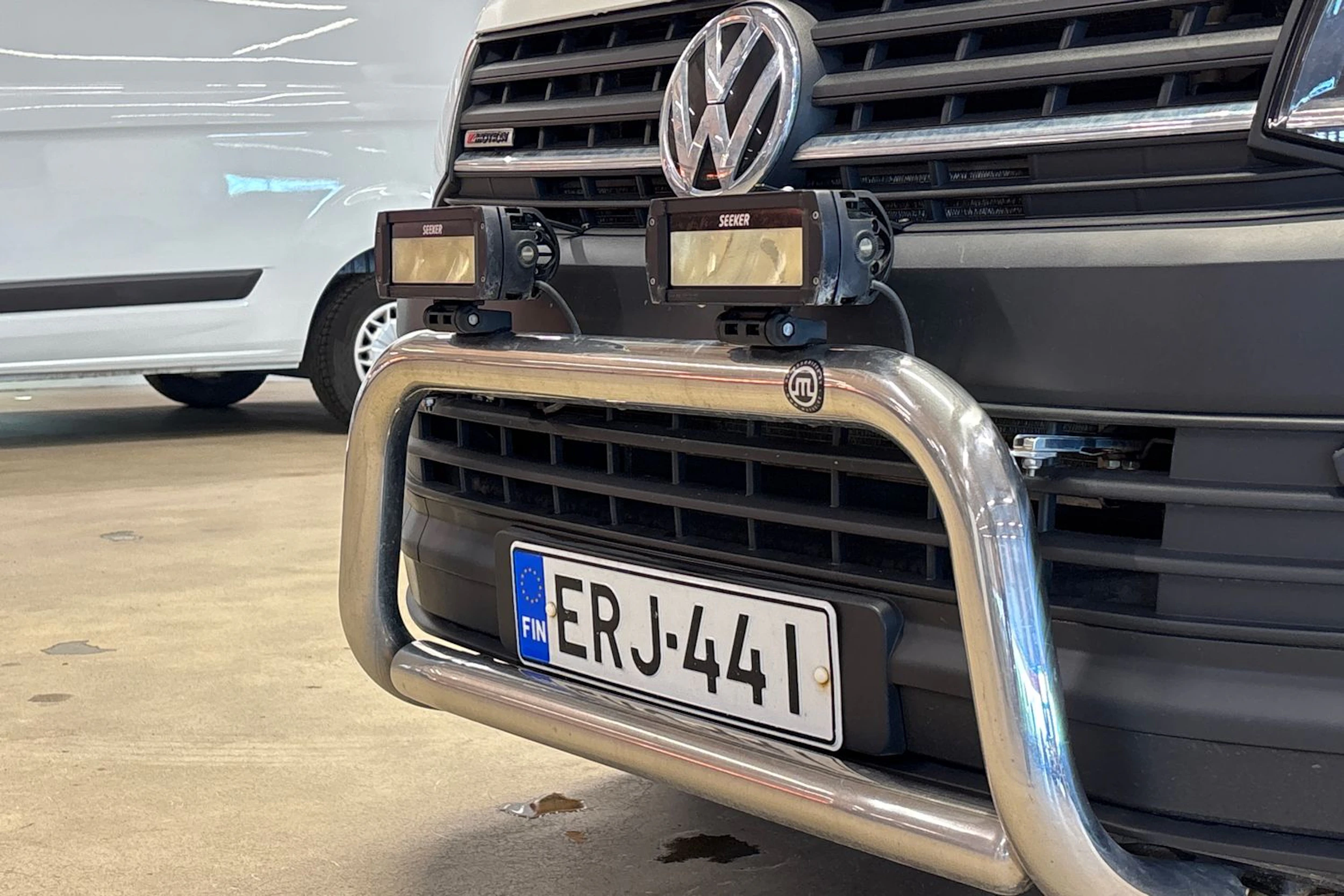 valkoinen Volkswagen Transporter 2019 kuva 28.