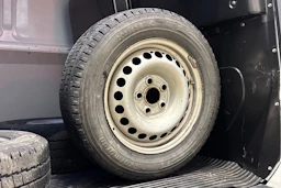 valkoinen Volkswagen Transporter 2019 kuva 30.