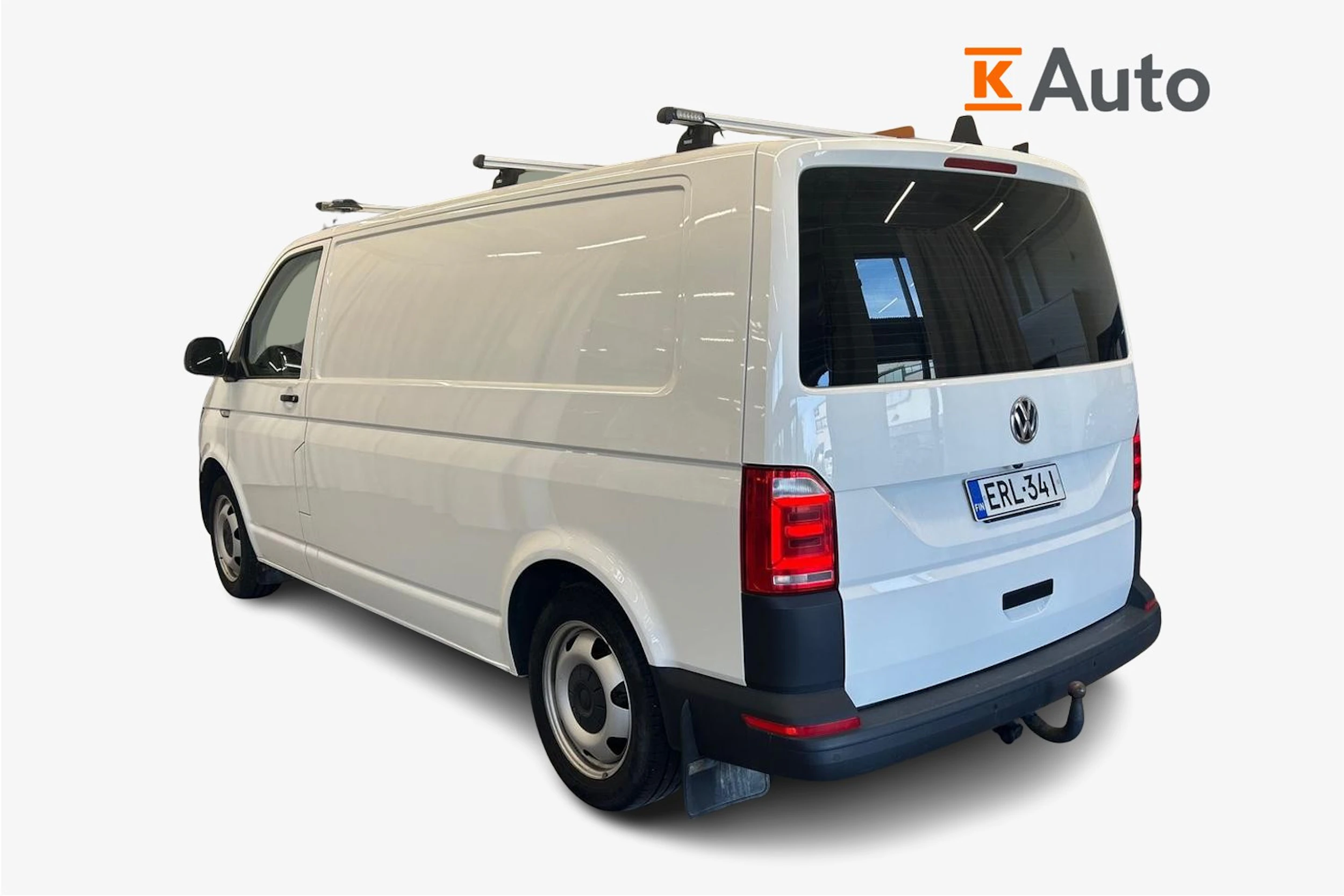 valkoinen Volkswagen Transporter 2019 kuva 2.