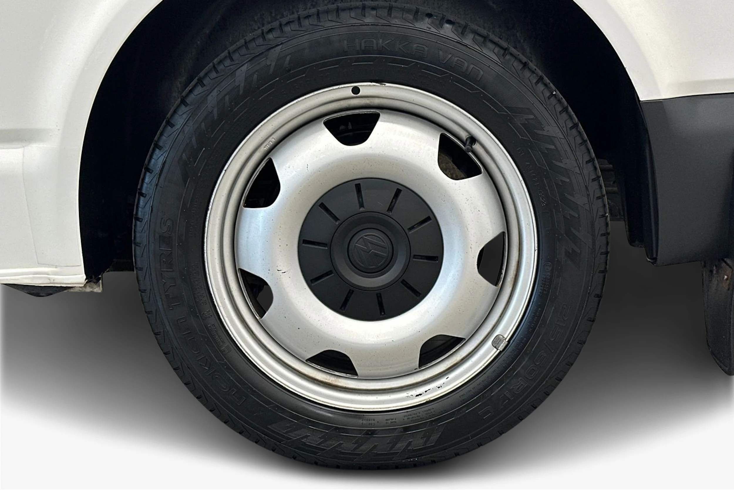 valkoinen Volkswagen Transporter 2019 kuva 9.