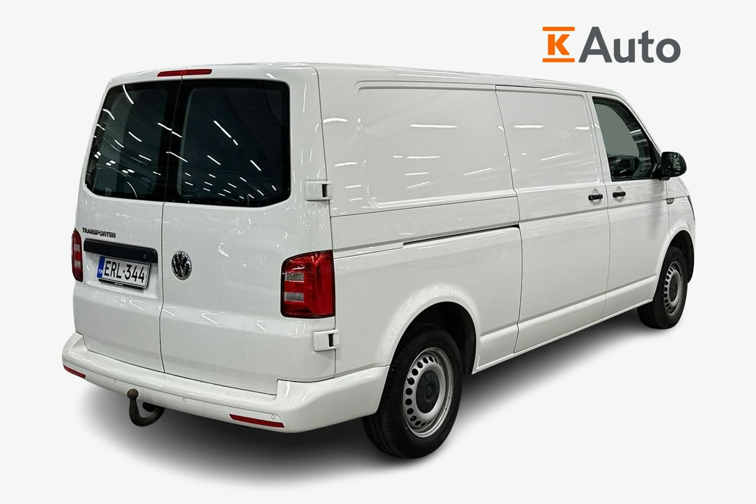 Valkoinen Volkswagen Transporter 2019 kuva 2.