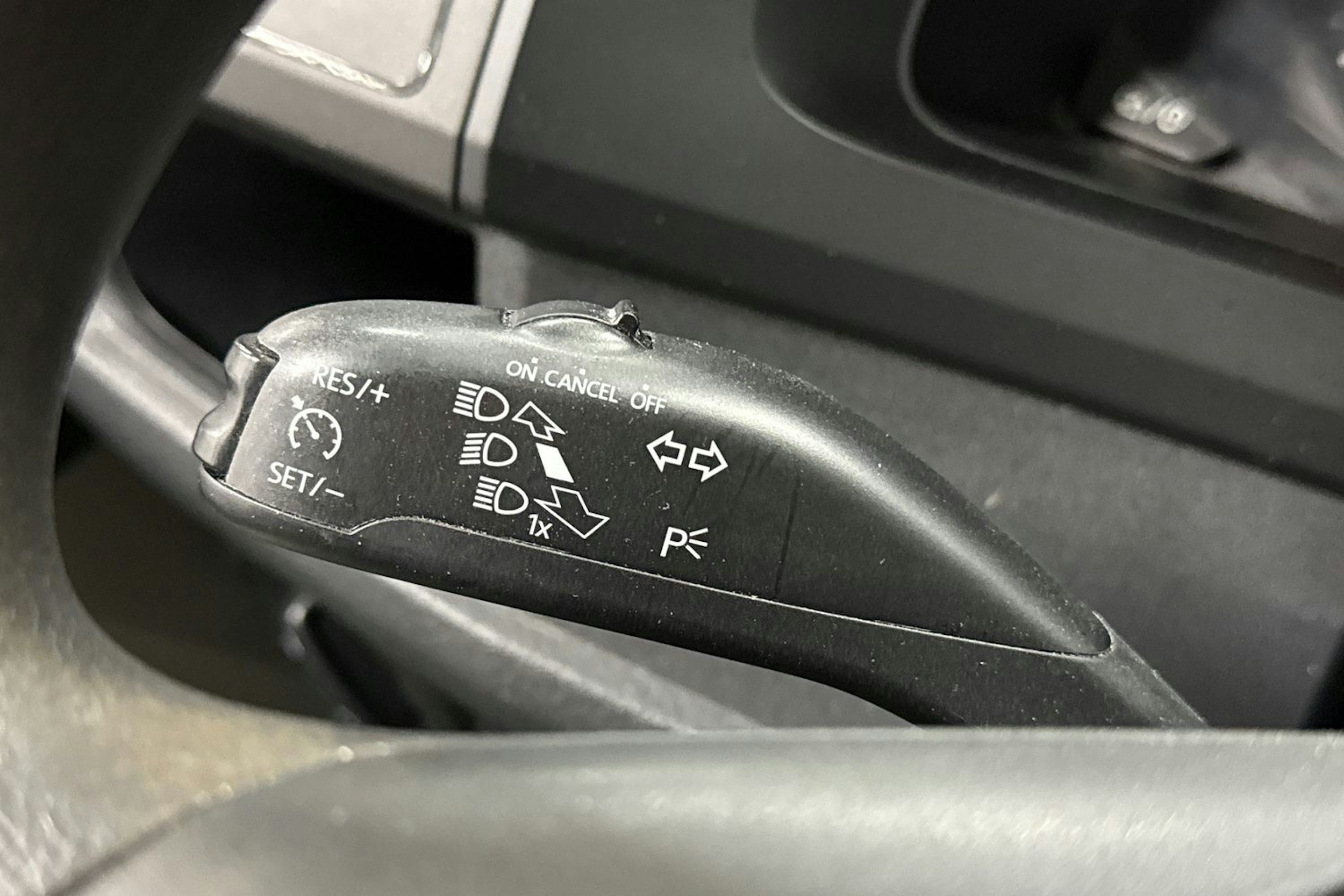 Valkoinen Volkswagen Transporter 2019 kuva 16.
