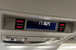 Valkoinen Volkswagen Transporter 2019 kuva 18.