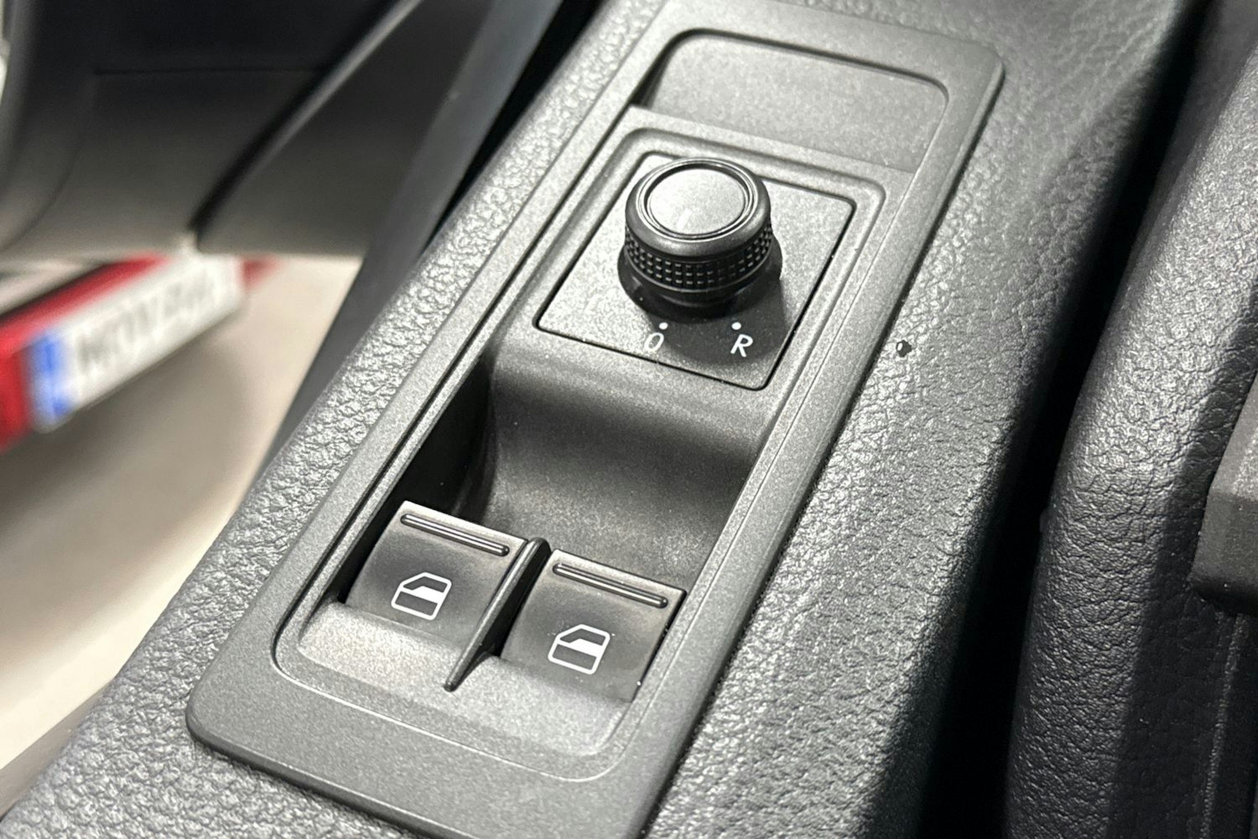 Valkoinen Volkswagen Transporter 2019 kuva 22.