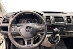 valkoinen Volkswagen Transporter 2019 kuva 9.