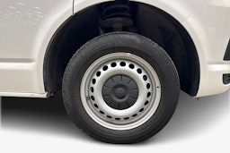 valkoinen Volkswagen Transporter 2019 kuva 12.