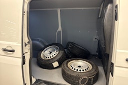 valkoinen Volkswagen Transporter 2019 kuva 13.