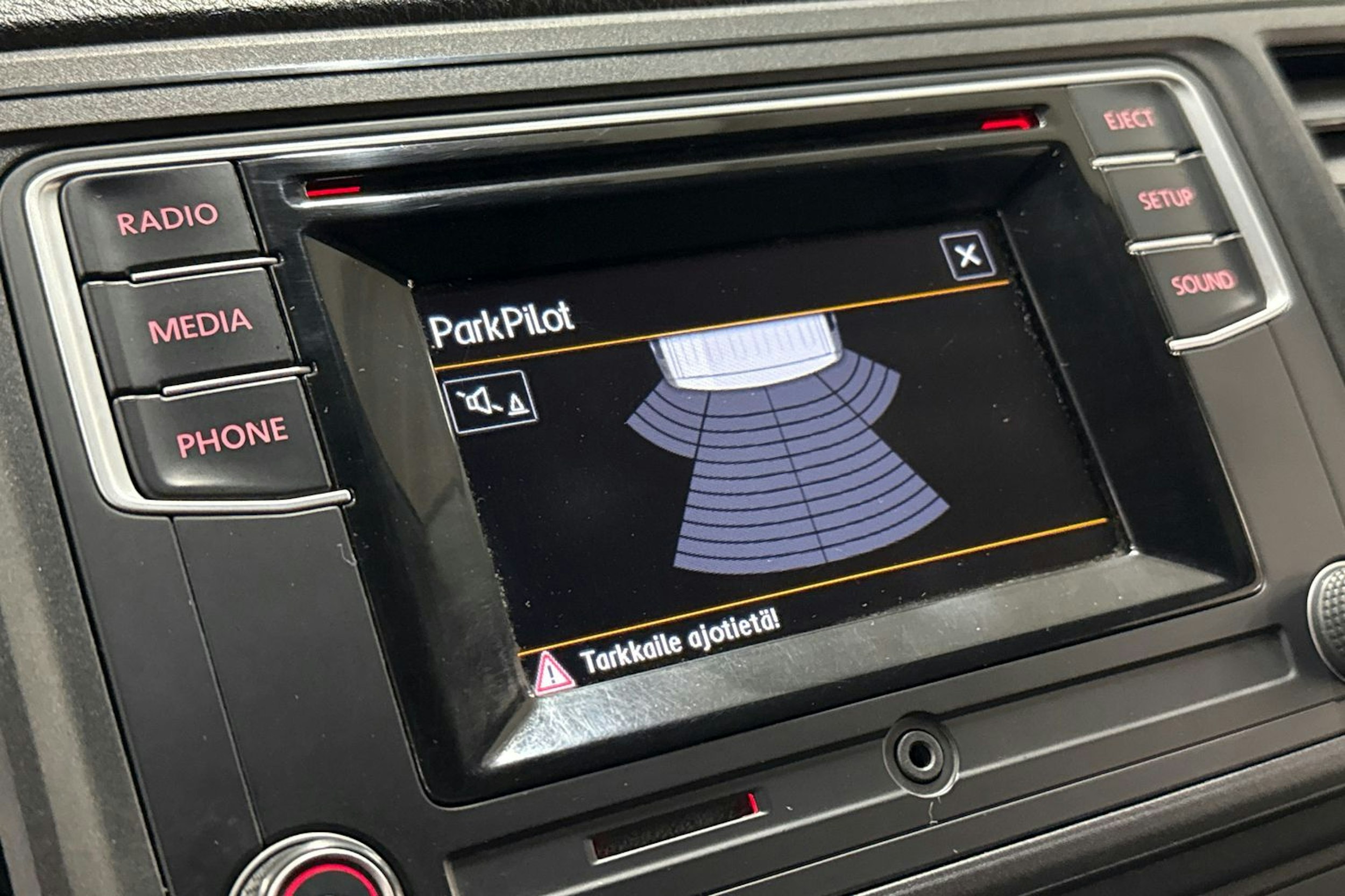 valkoinen Volkswagen Transporter 2019 kuva 17.