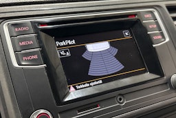 valkoinen Volkswagen Transporter 2019 kuva 17.