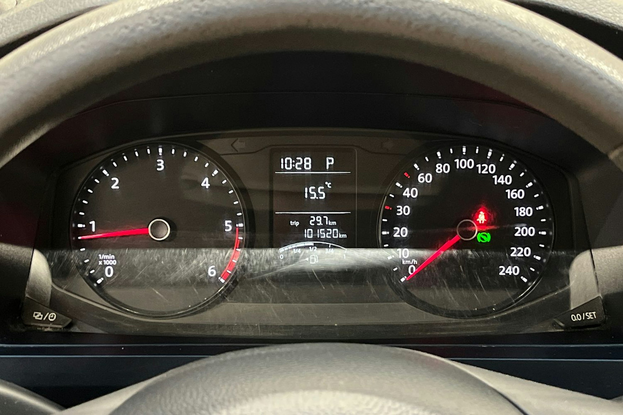 valkoinen Volkswagen Transporter 2019 kuva 17.