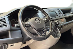 valkoinen Volkswagen Transporter 2019 kuva 9.