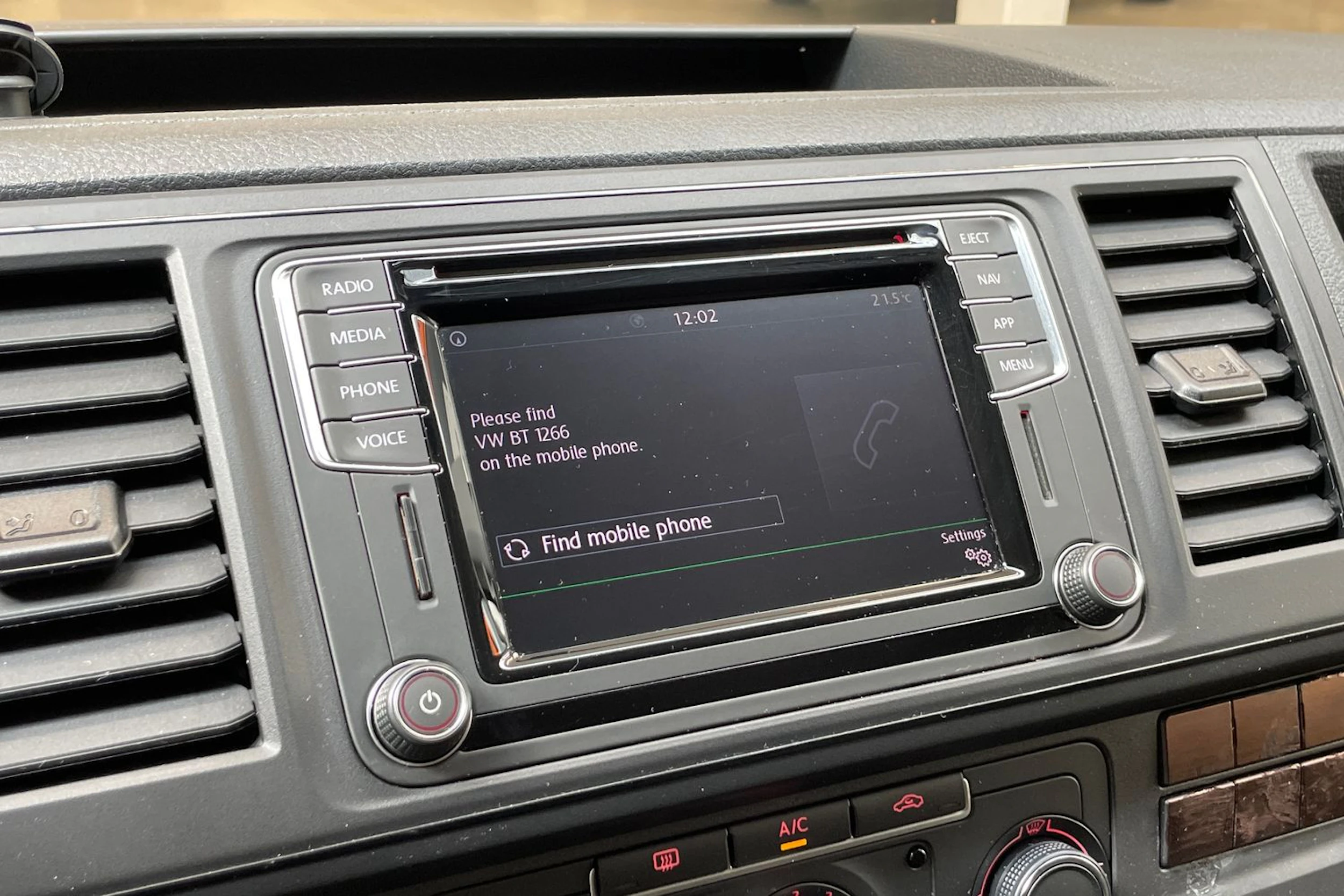 valkoinen Volkswagen Transporter 2019 kuva 25.