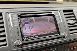valkoinen Volkswagen Transporter 2019 kuva 28.