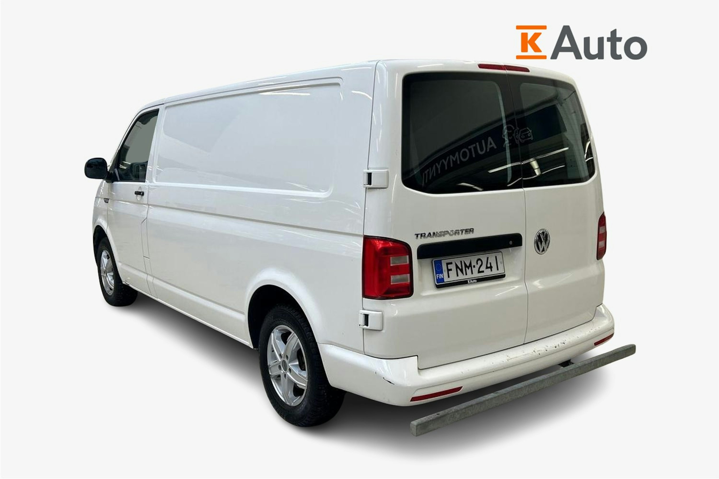 valkoinen Volkswagen Transporter 2019 kuva 3.