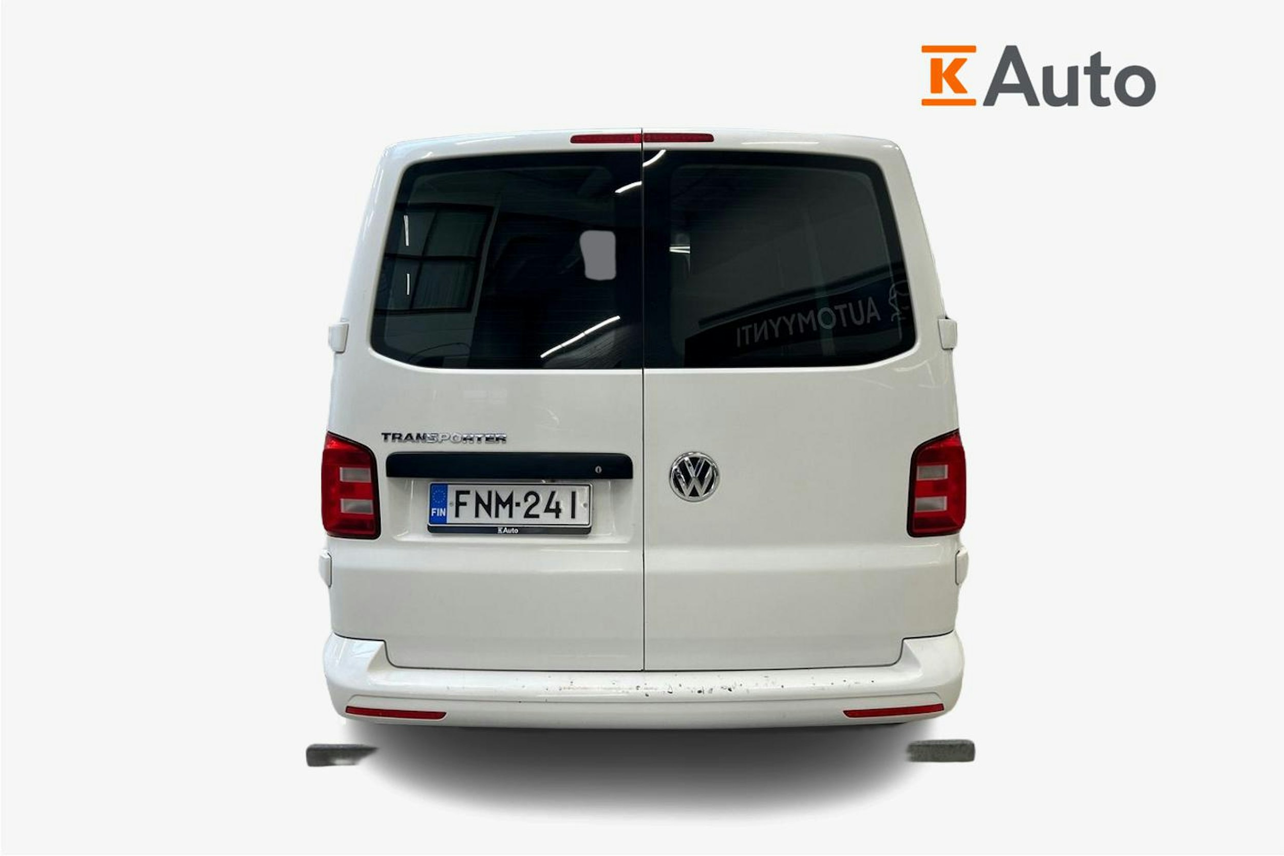 valkoinen Volkswagen Transporter 2019 kuva 4.