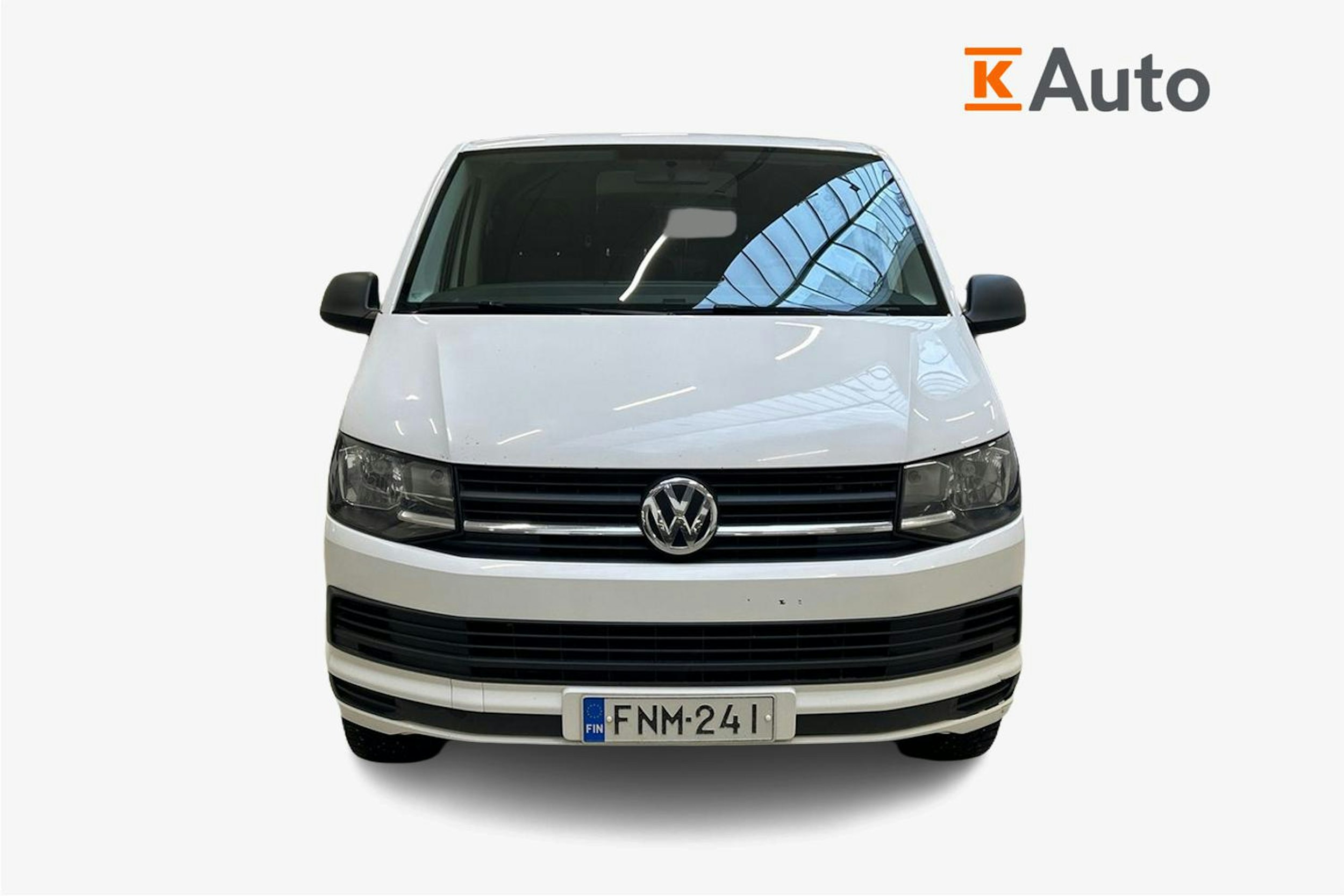 valkoinen Volkswagen Transporter 2019 kuva 5.