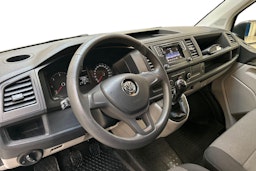 valkoinen Volkswagen Transporter 2019 kuva 9.