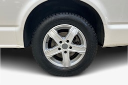 valkoinen Volkswagen Transporter 2019 kuva 12.