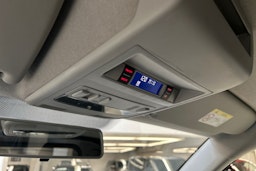 valkoinen Volkswagen Transporter 2019 kuva 19.