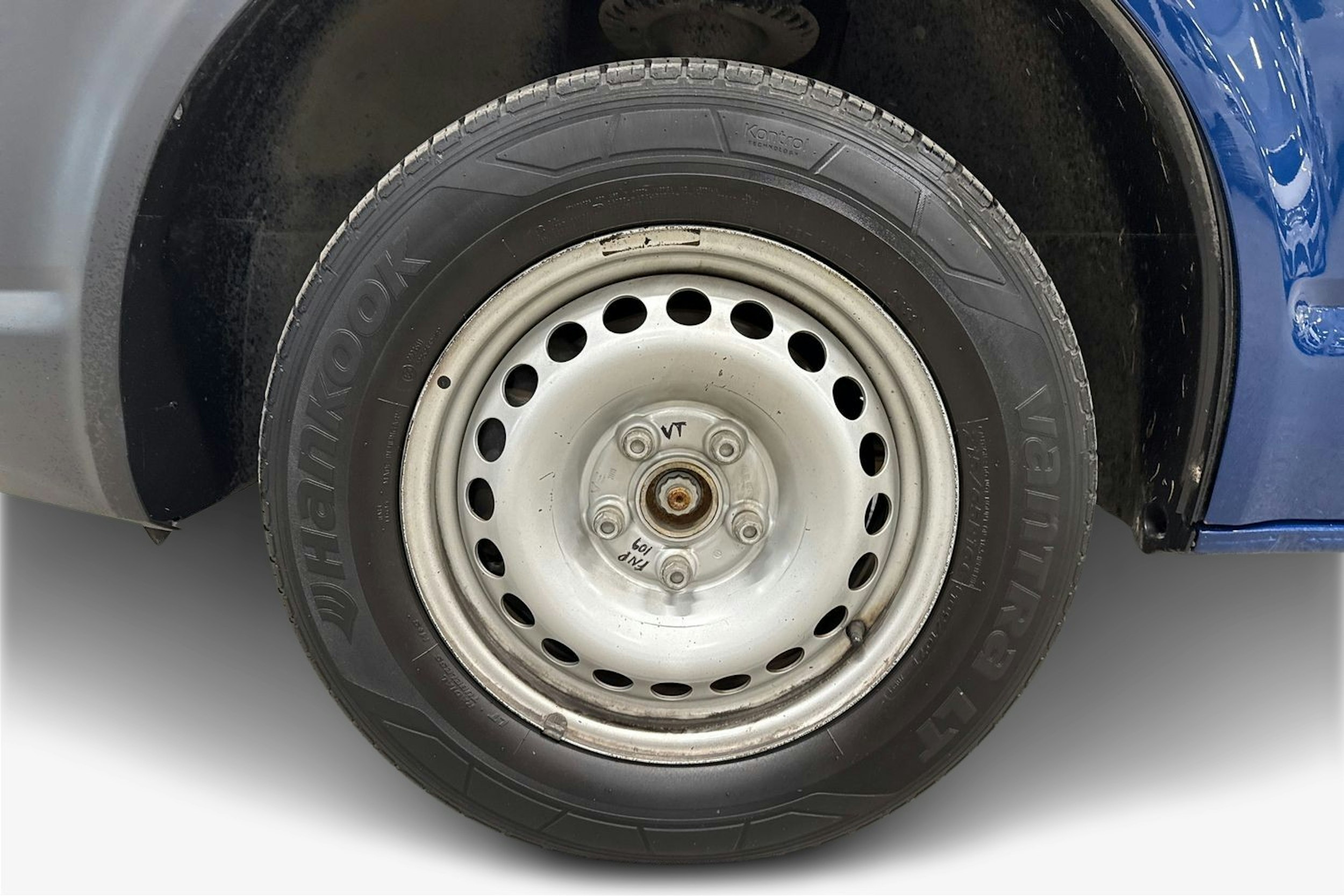 sininen Volkswagen Transporter 2019 kuva 12.