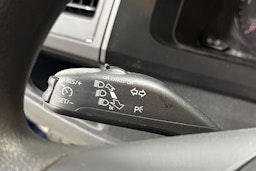 sininen Volkswagen Transporter 2019 kuva 16.