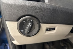 sininen Volkswagen Transporter 2019 kuva 17.