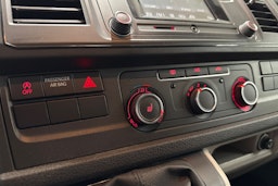 sininen Volkswagen Transporter 2019 kuva 19.