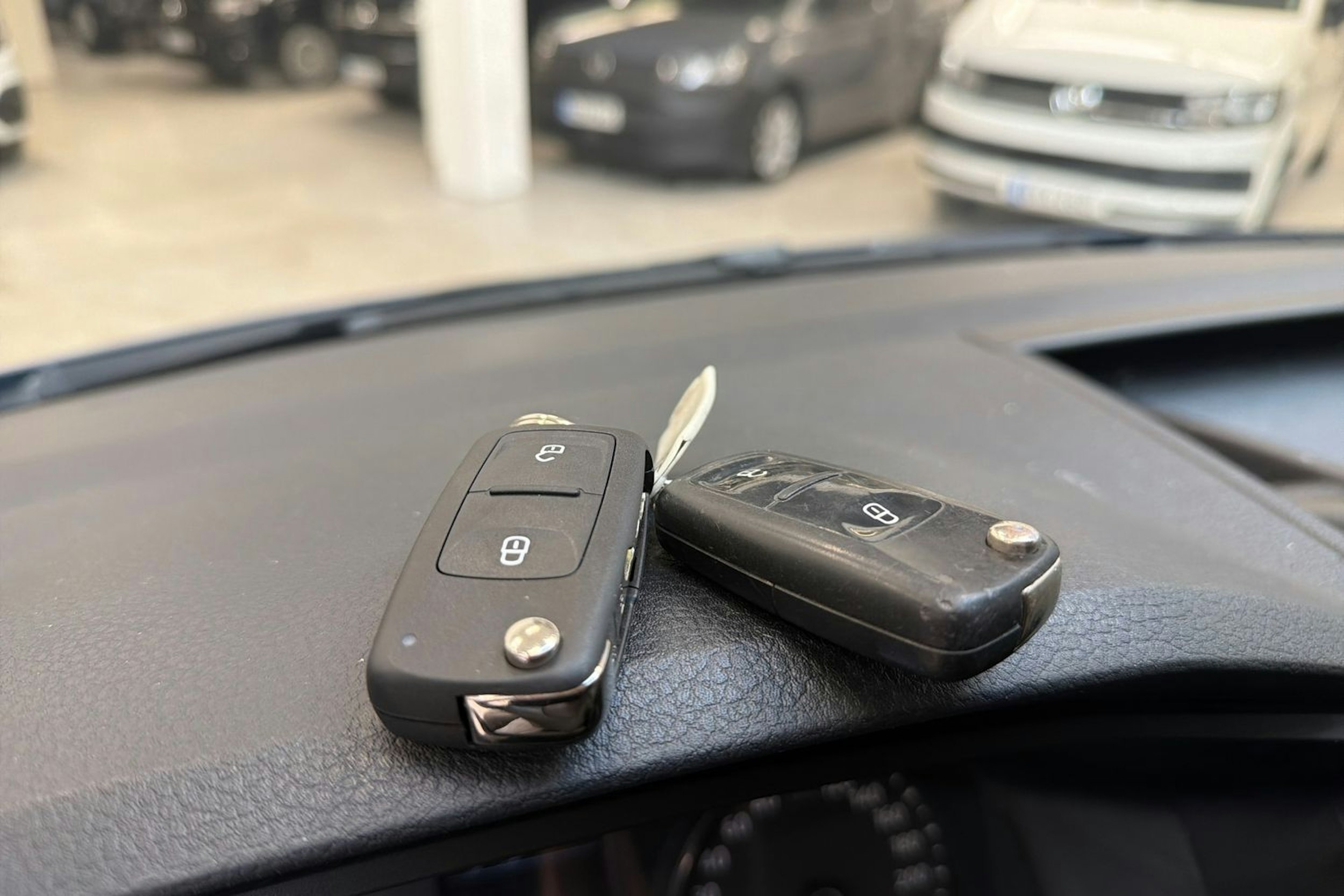 sininen Volkswagen Transporter 2019 kuva 19.