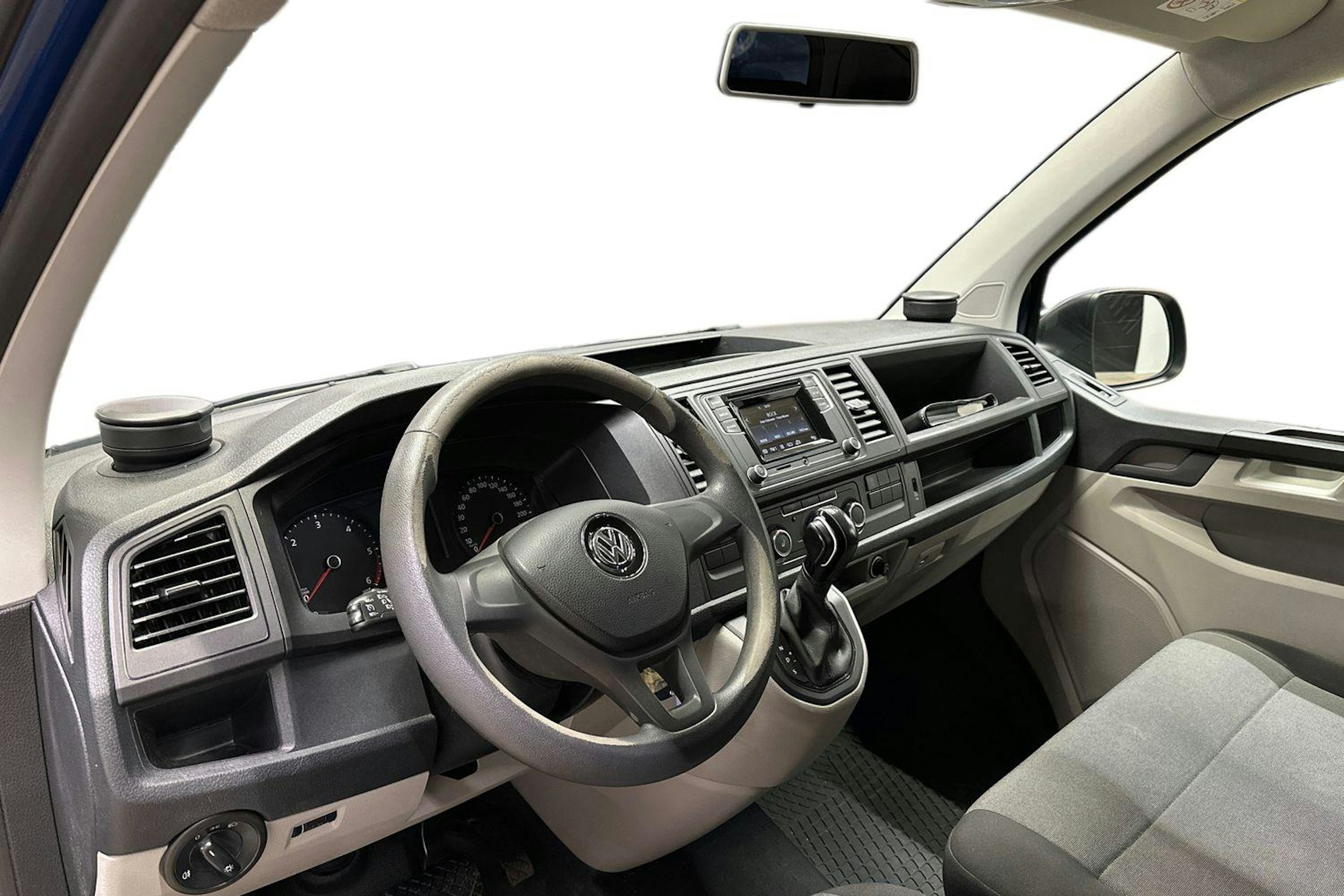 sininen Volkswagen Transporter 2019 kuva 9.