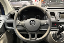 sininen Volkswagen Transporter 2019 kuva 17.