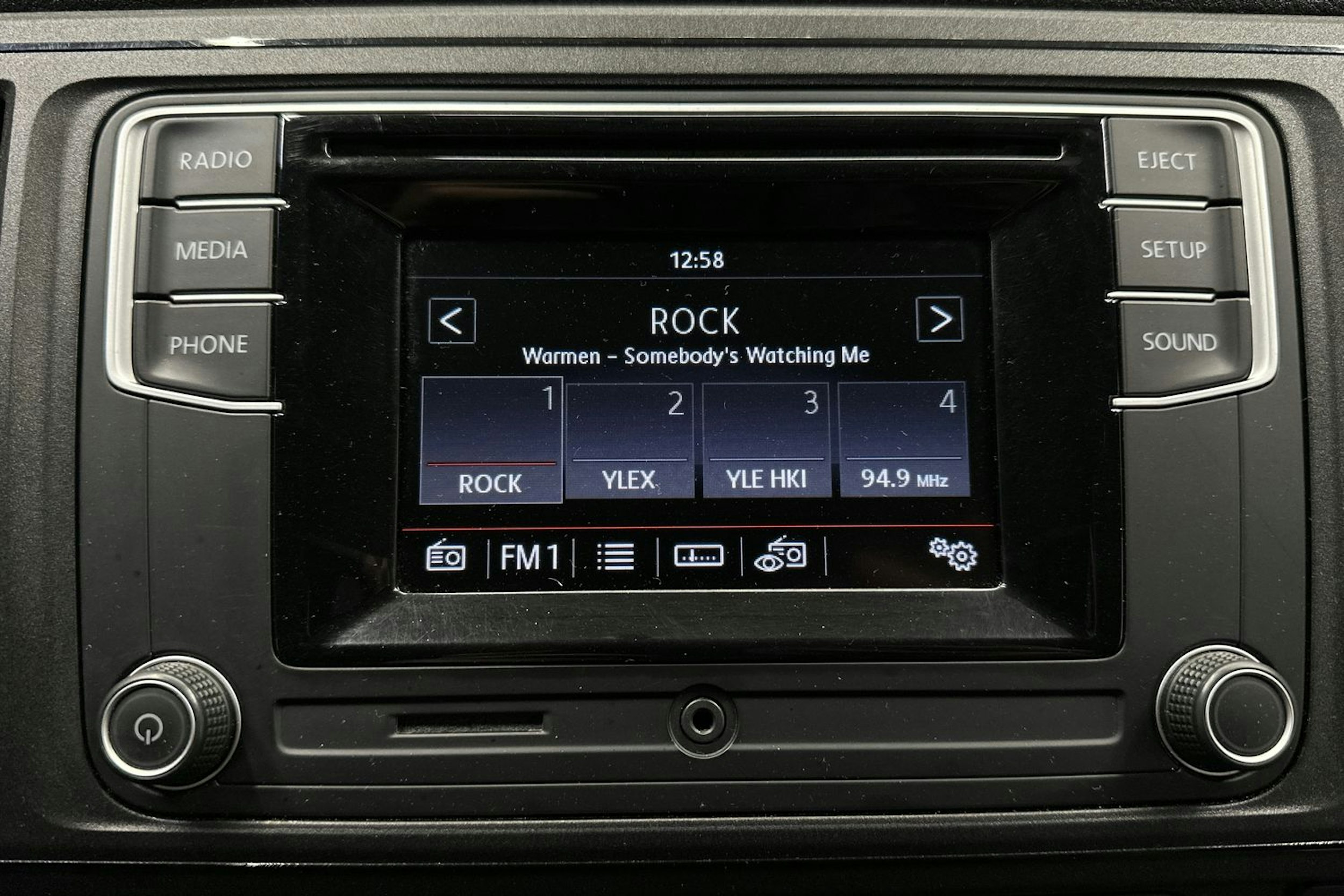 sininen Volkswagen Transporter 2019 kuva 18.