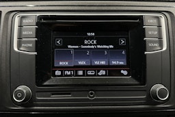 sininen Volkswagen Transporter 2019 kuva 18.