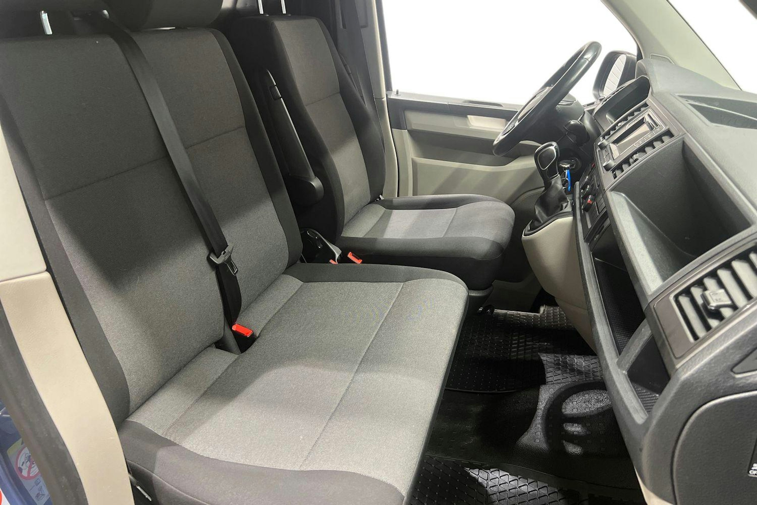 Sininen Volkswagen TRANSPORTER 2019 kuva 8.
