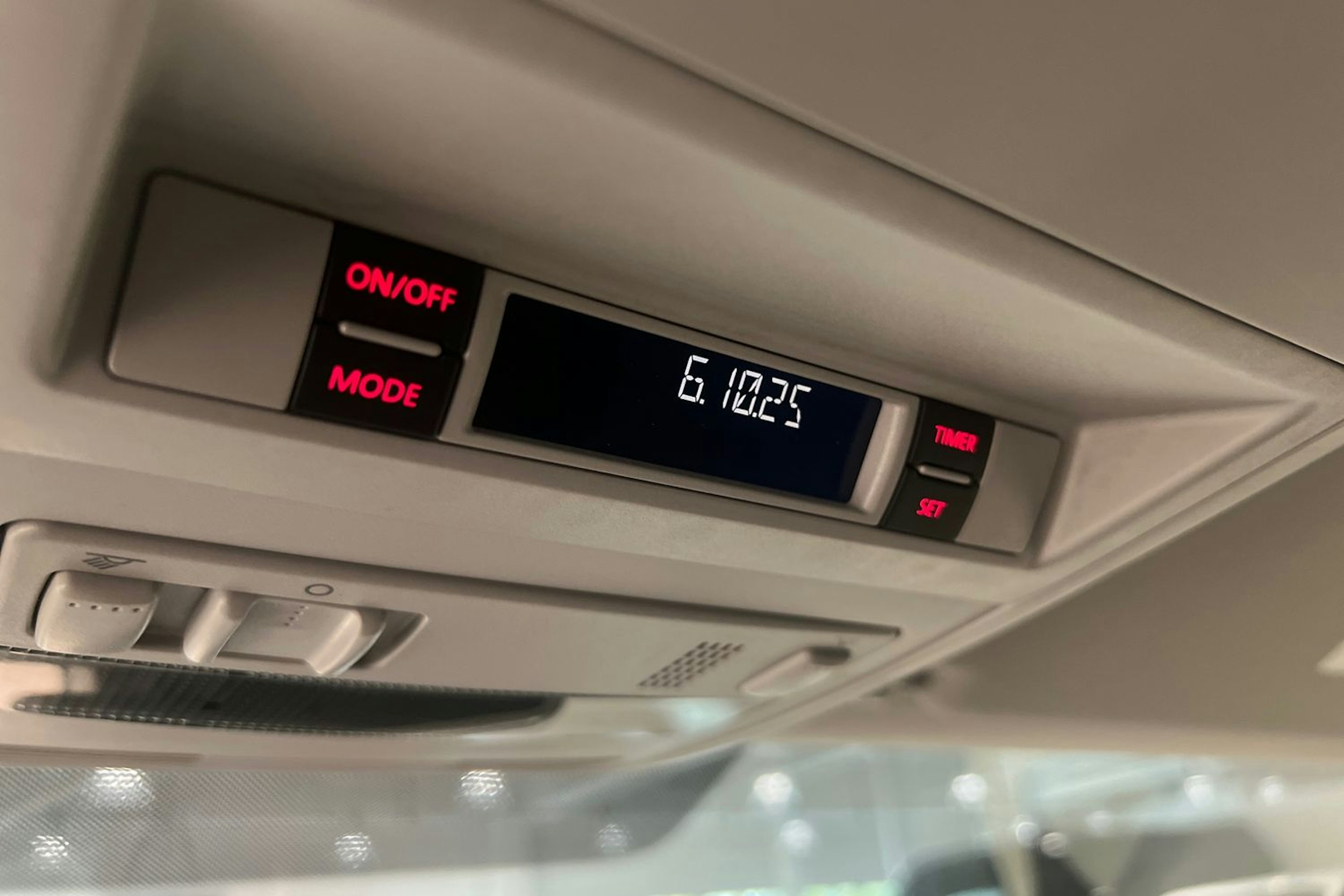 Sininen Volkswagen TRANSPORTER 2019 kuva 13.