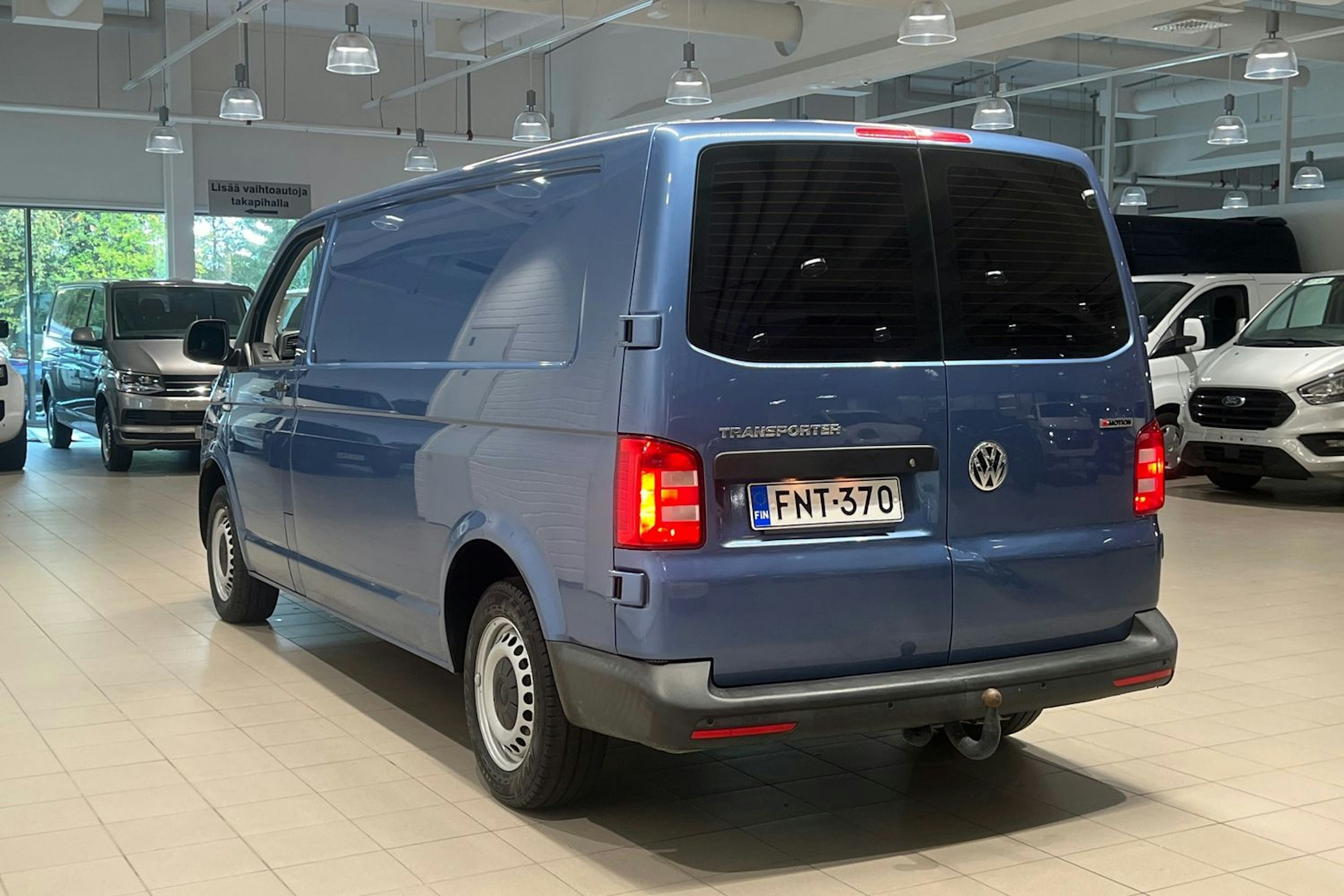 Sininen Volkswagen TRANSPORTER 2019 kuva 17.