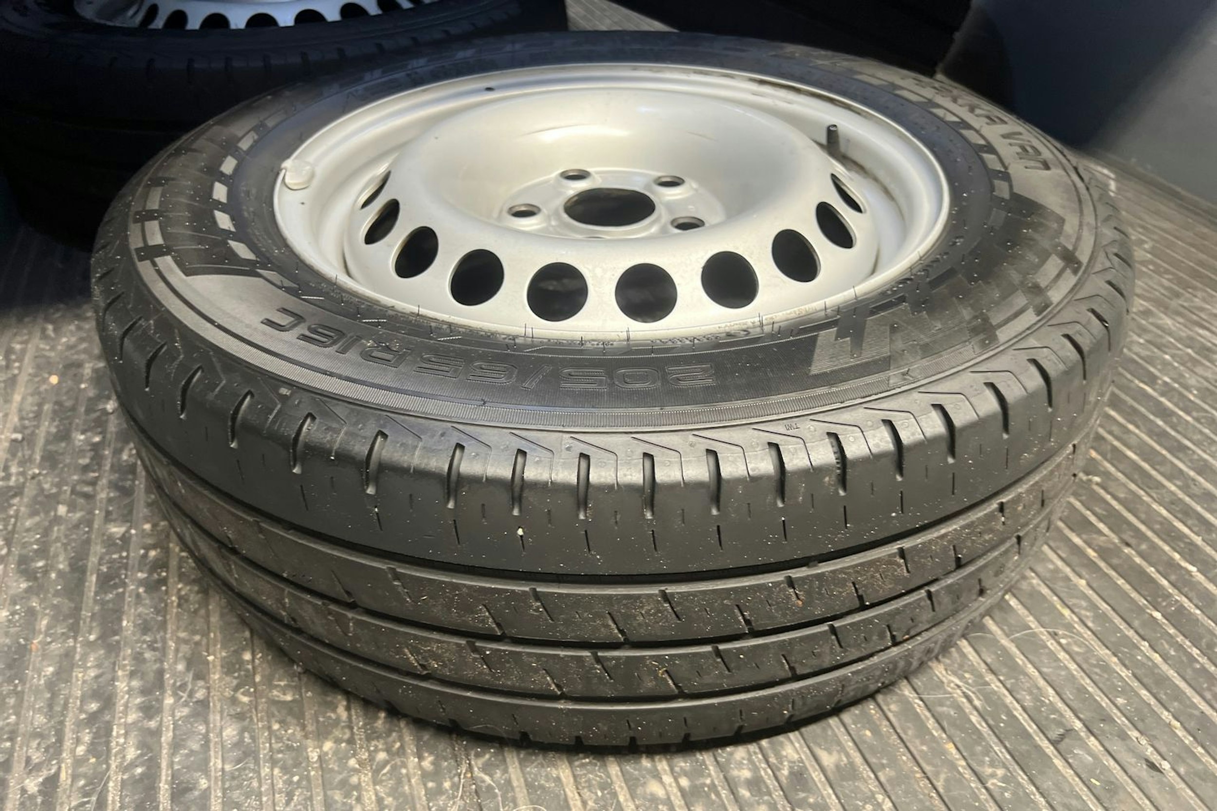 Sininen Volkswagen TRANSPORTER 2019 kuva 23.