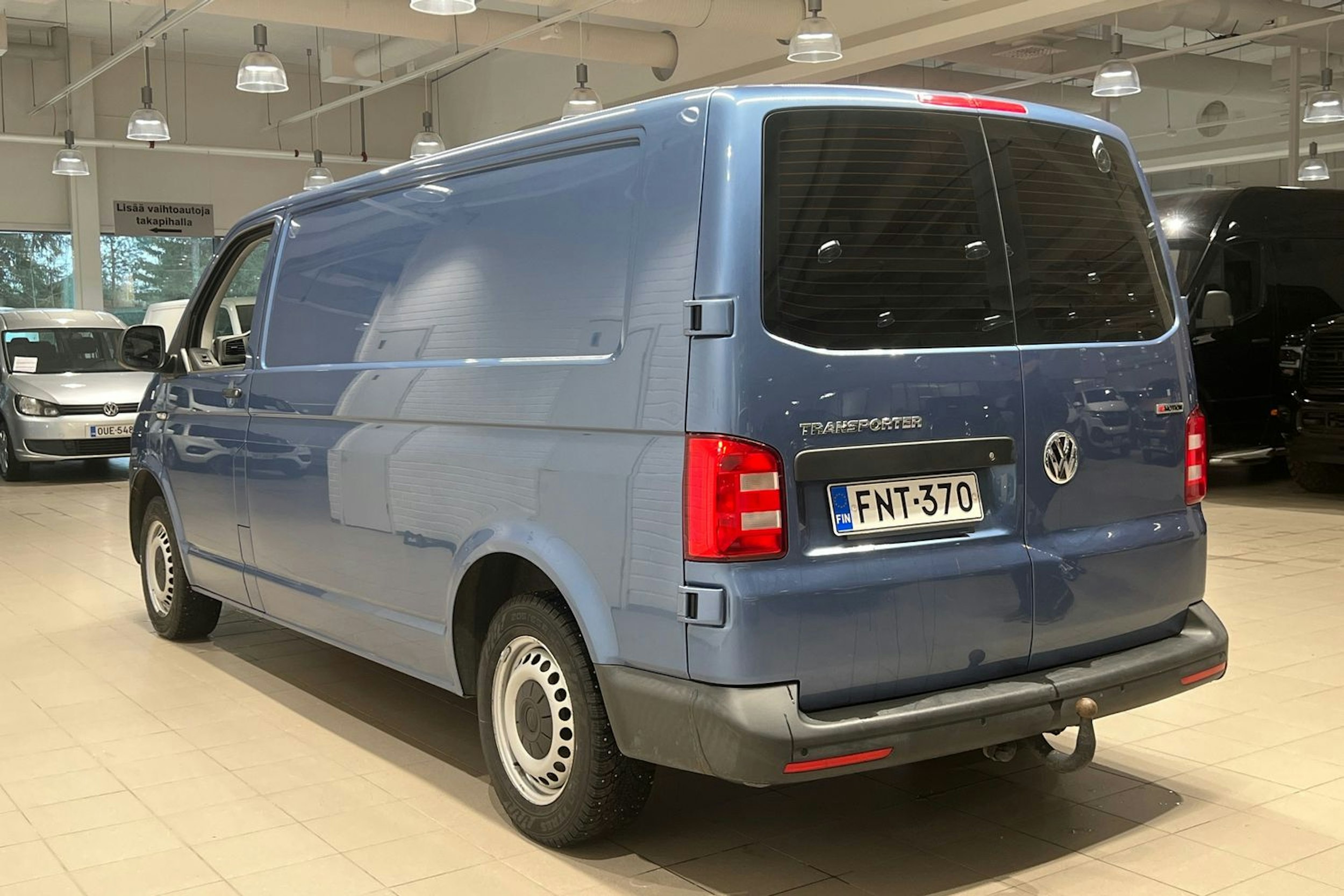 Sininen Volkswagen TRANSPORTER 2019 kuva 24.