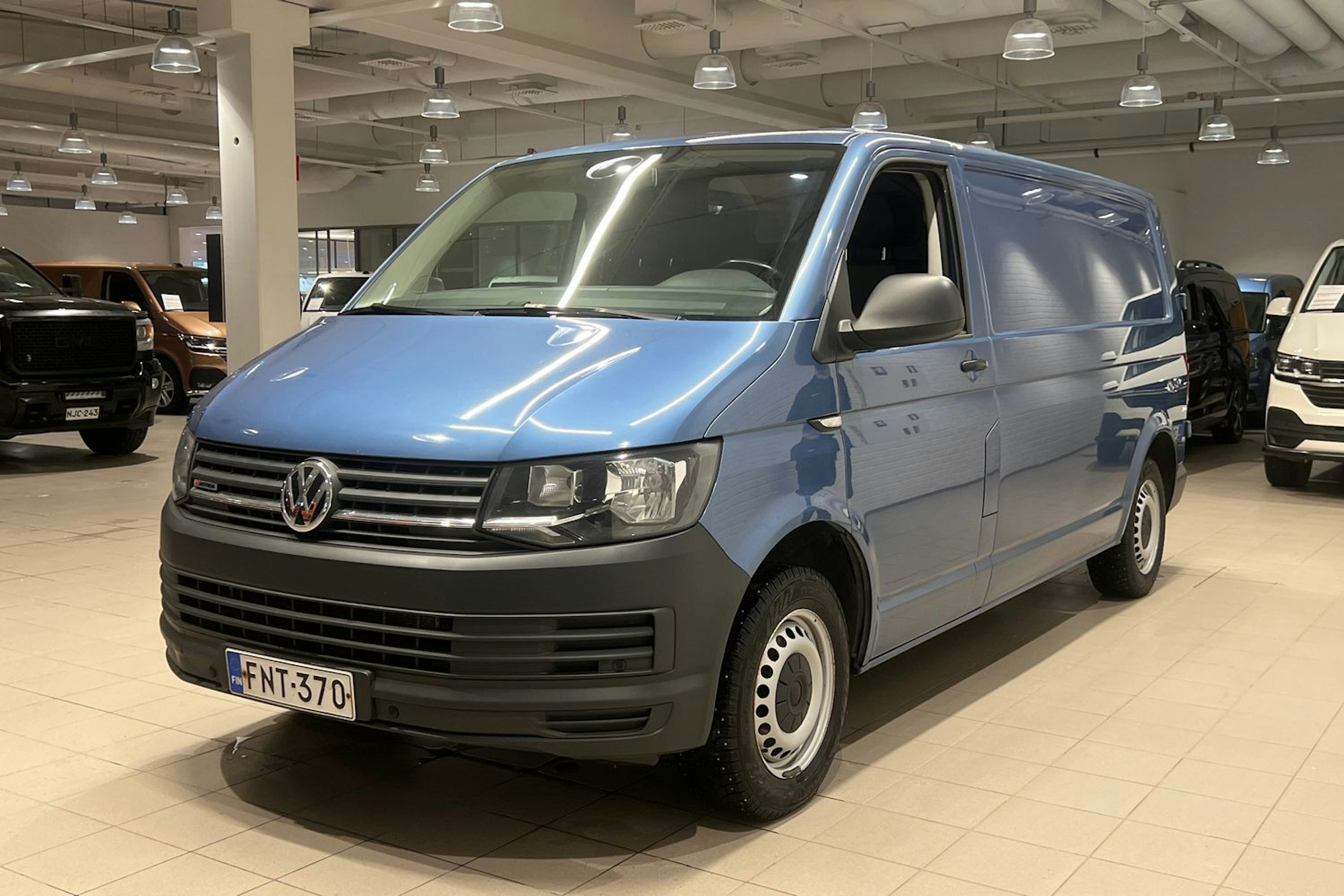 Sininen Volkswagen TRANSPORTER 2019 kuva 25.